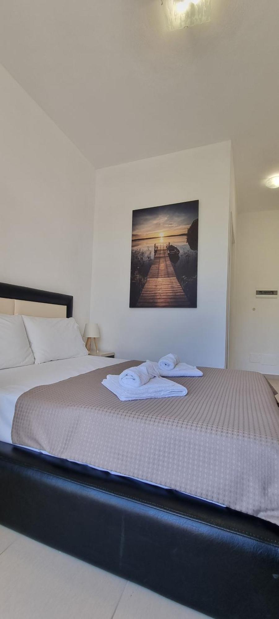 The Sunny Side Apartment ฮีมาเรอ ภายนอก รูปภาพ