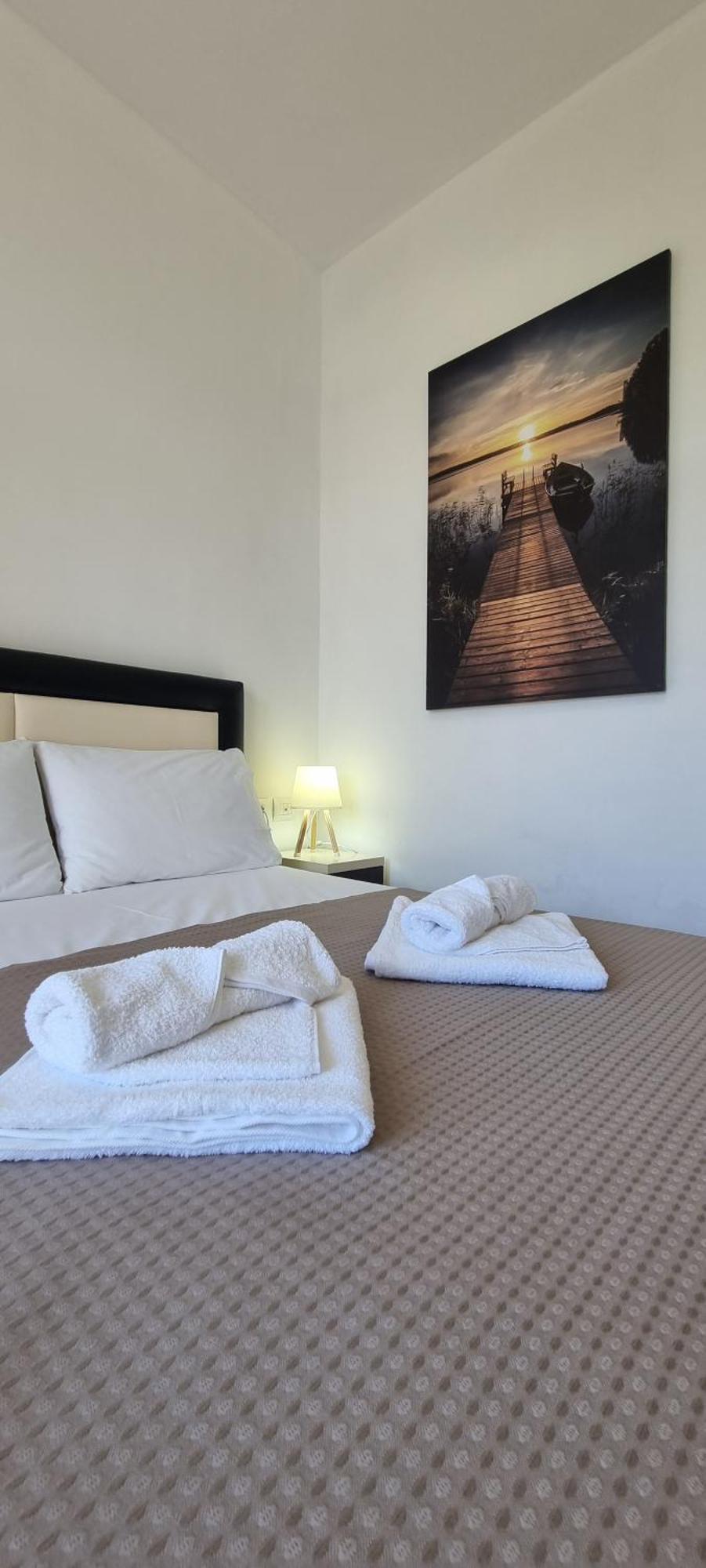 The Sunny Side Apartment ฮีมาเรอ ภายนอก รูปภาพ