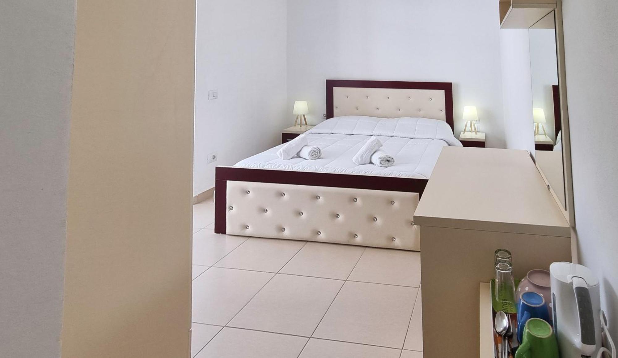 The Sunny Side Apartment ฮีมาเรอ ภายนอก รูปภาพ