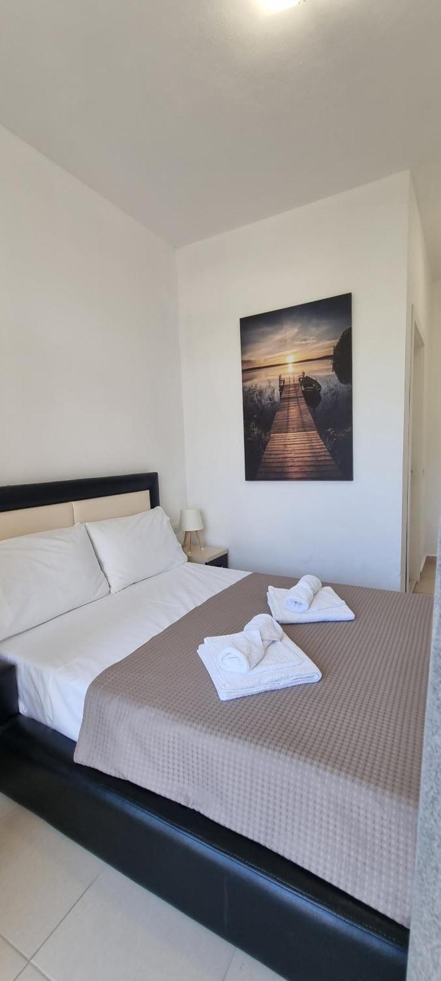 The Sunny Side Apartment ฮีมาเรอ ภายนอก รูปภาพ