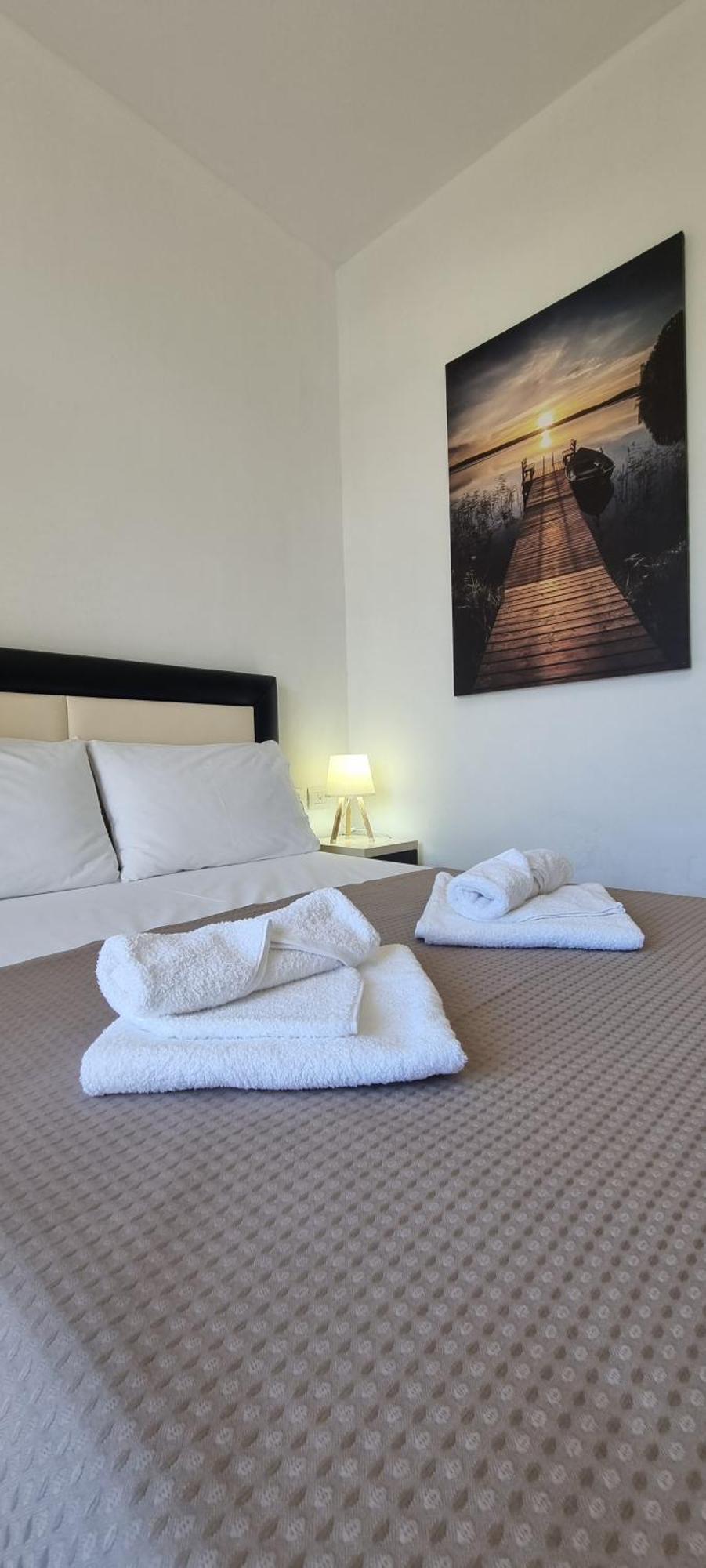 The Sunny Side Apartment ฮีมาเรอ ภายนอก รูปภาพ