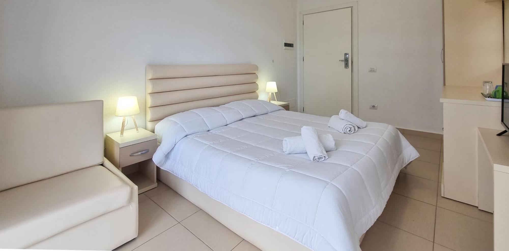 The Sunny Side Apartment ฮีมาเรอ ภายนอก รูปภาพ