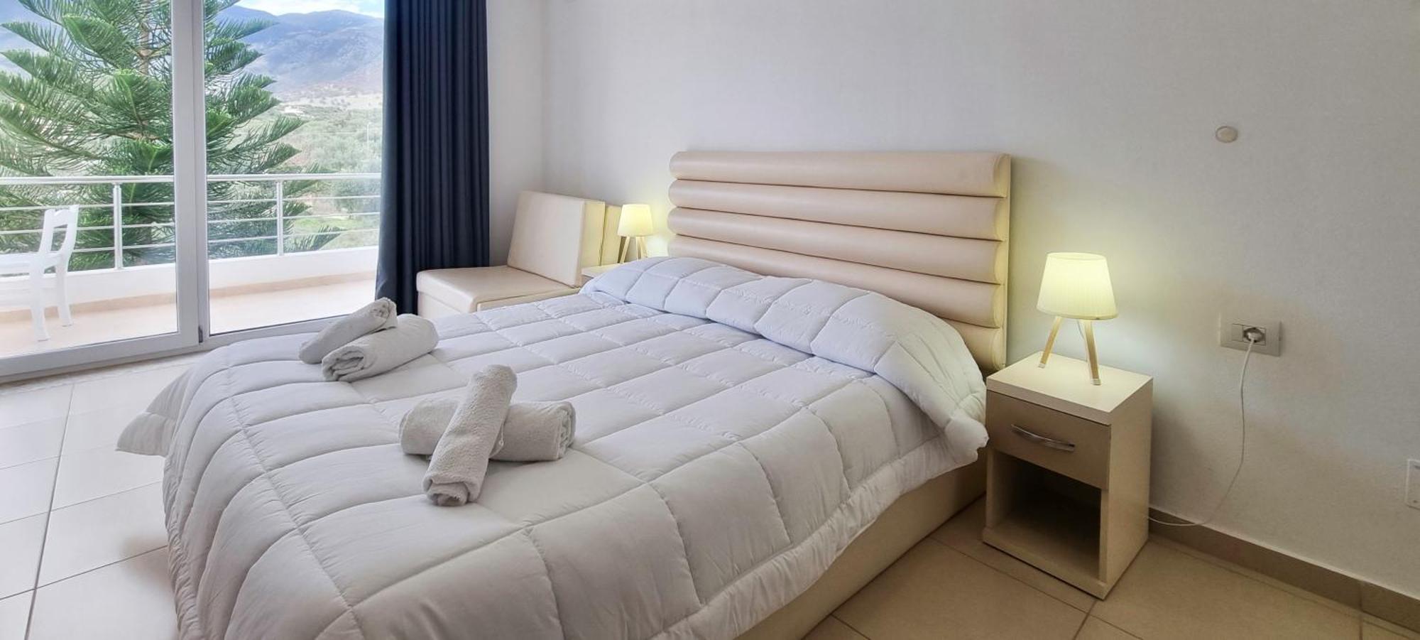 The Sunny Side Apartment ฮีมาเรอ ภายนอก รูปภาพ