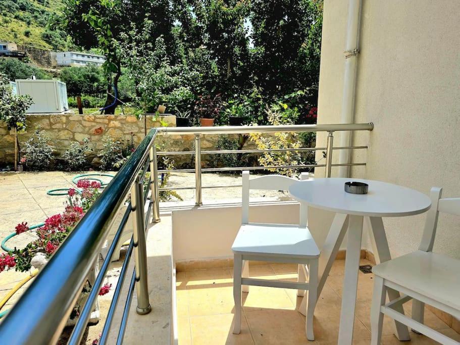 The Sunny Side Apartment ฮีมาเรอ ภายนอก รูปภาพ